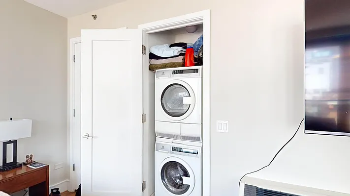 Rented by Bond New York | media 32