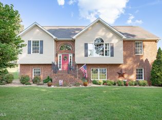 4305 Ravenwood Dr, Kingsport, TN 37664