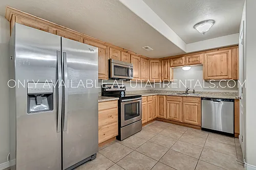 2801 S Harrow Ct Photo 1