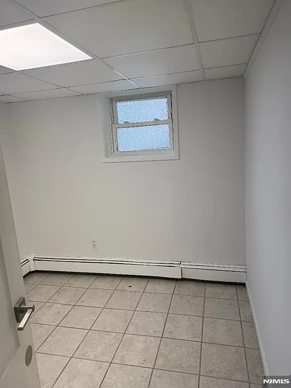 4 bed, $3,200 — Photo 1