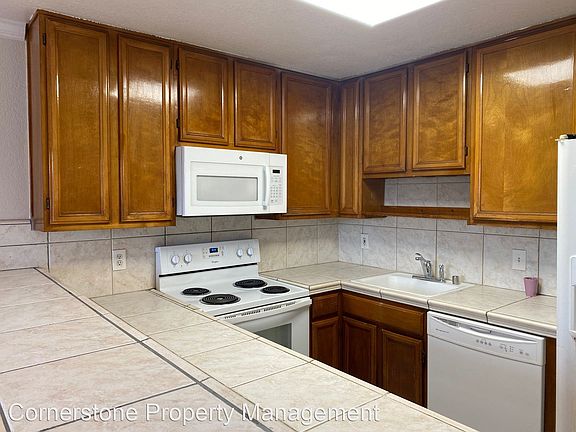 4th image of 546 Chiechi Ave