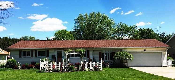 1st image of 28 N 39th St