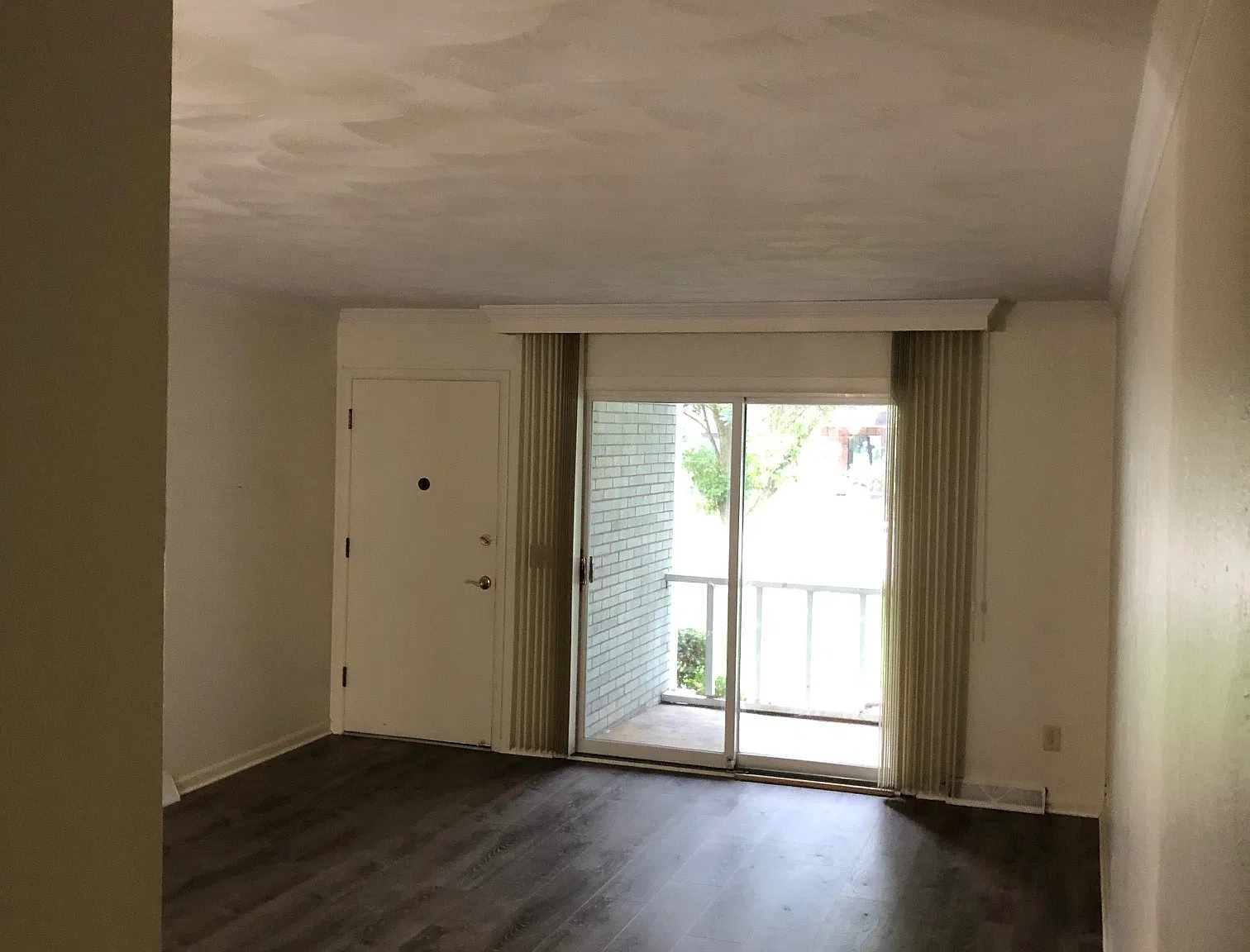 2 bed, 1.5 bath, 1036 sqft, $1,000 — Photo 4