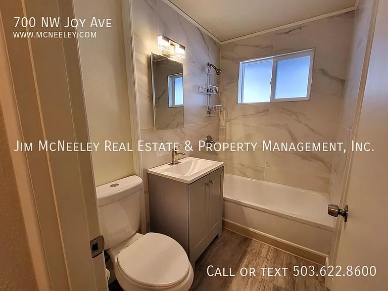 700 NW Joy Ave — Photo 8