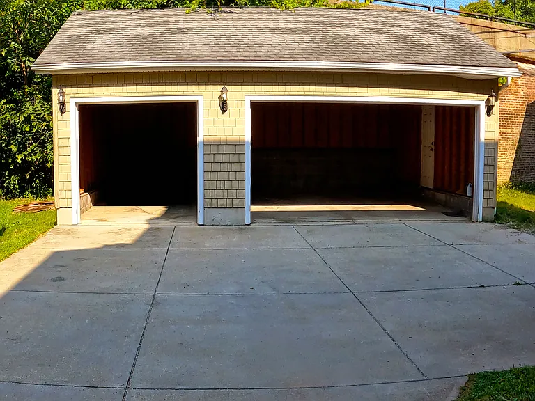 1661 Hillcrest Rd #3 — Photo 2