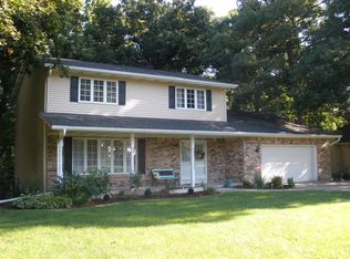 11 Oak Grove Rd, Geneseo, IL 61254