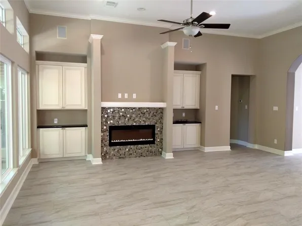 7323 Woodland Oak Trl, Humble, TX 77346