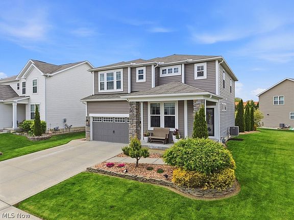 2nd image of 1955 Leisure Ln
