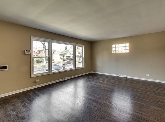 4th image of 8925 S Crandon Ave
