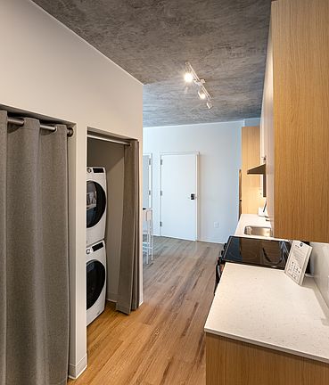 3rd image of 631 S Lasalle St #203