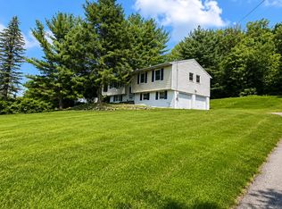 7 Hawks Nest Rd, Monroe, NY 10950