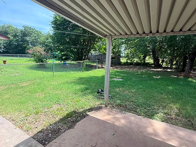 624 Lloyd Ave — Photo 10