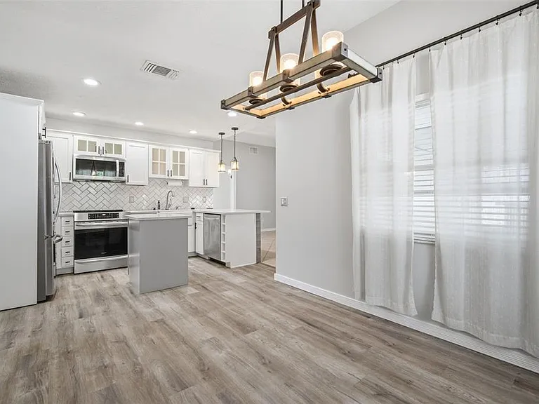 7403 Providence Rd — Photo 37