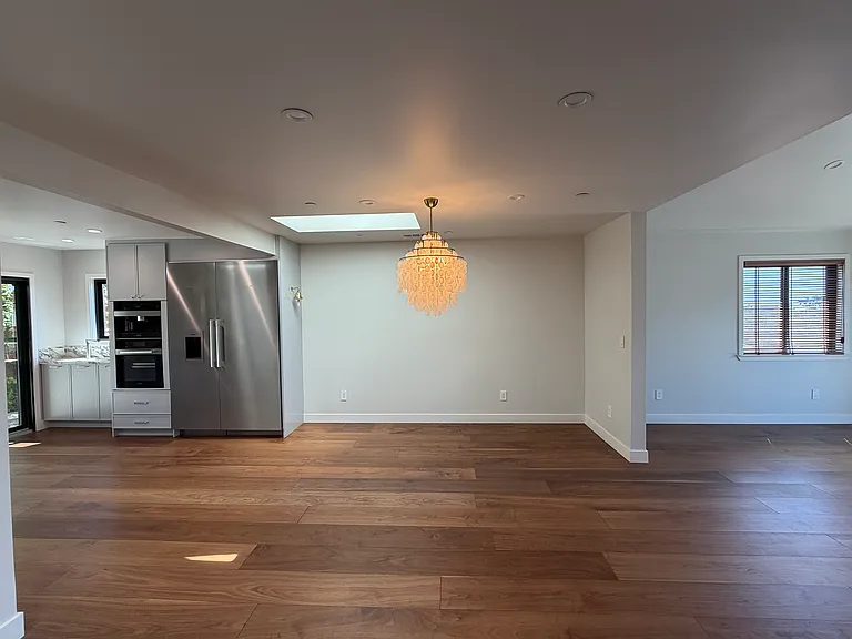 2428 Lincoln Ave — Photo 5