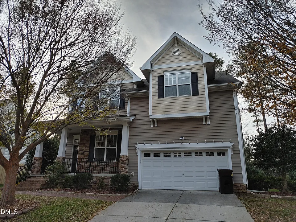 606 Lyon Tree Ln