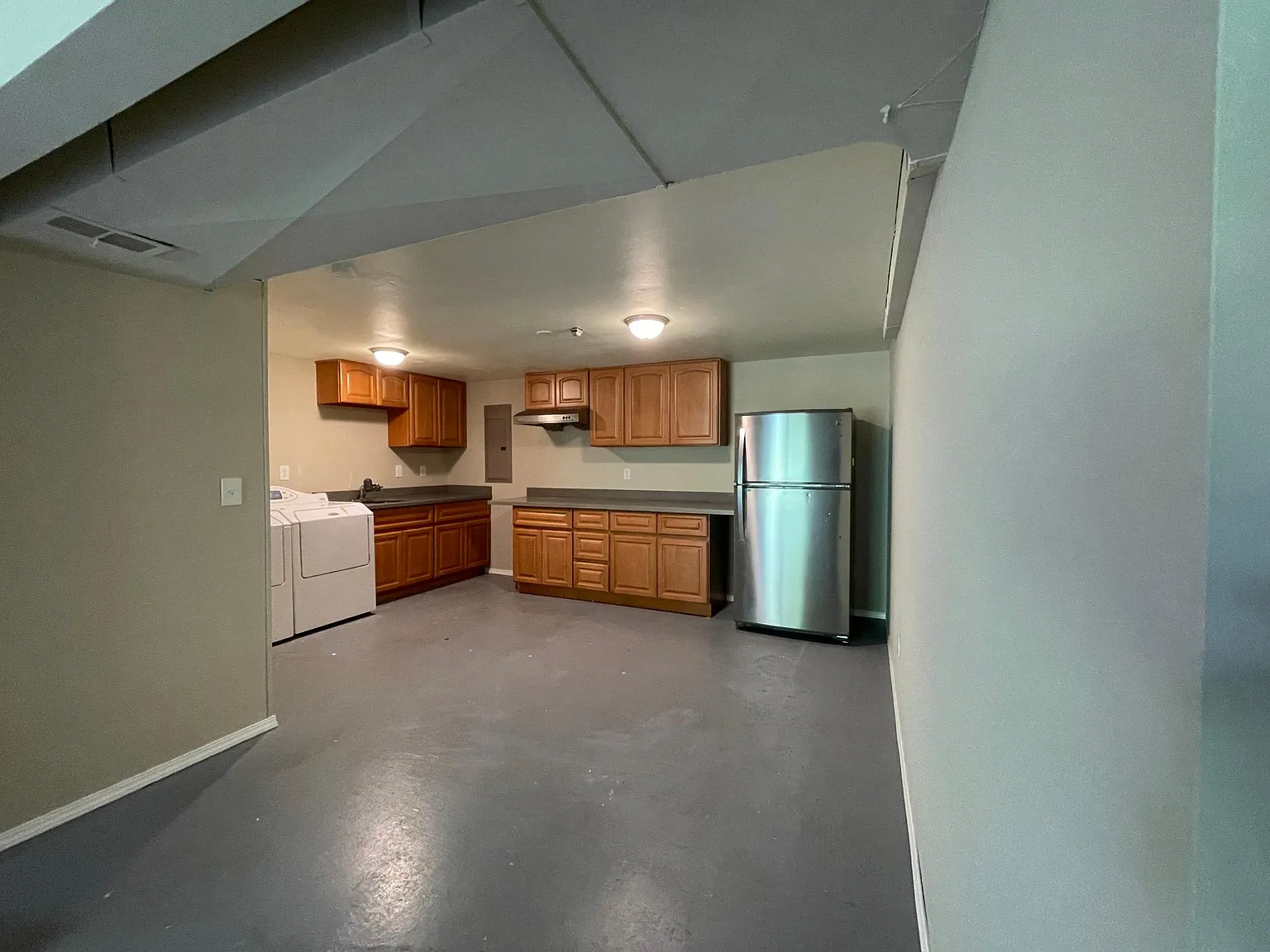2 bed, 840 sqft, $1,650 — Photo 2