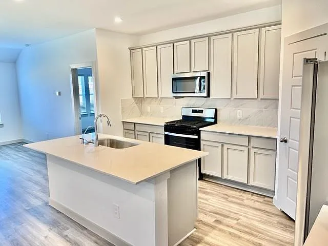 7711 Green Trot Ln — Photo 3
