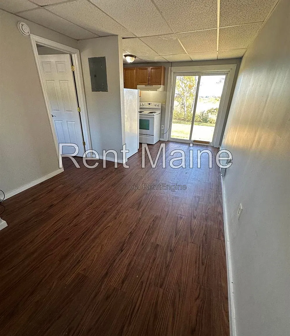 1 bed, 1.0 bath, 425 sqft, $950 — Photo 2