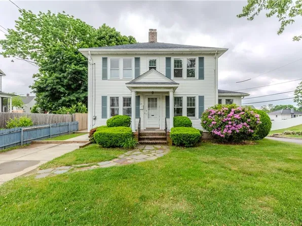 35 Burnett St, Johnston, RI 02919