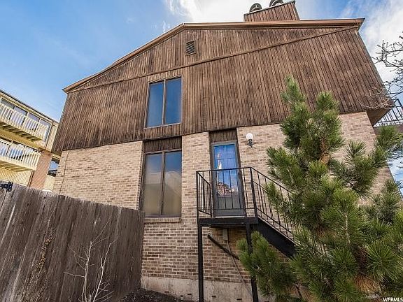 5th image of 2658 E Blaine Ave