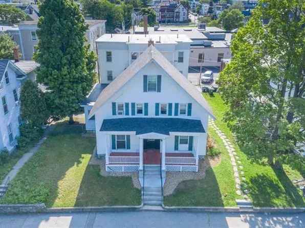 288 Hanover St APT 3, Manchester, NH 03104