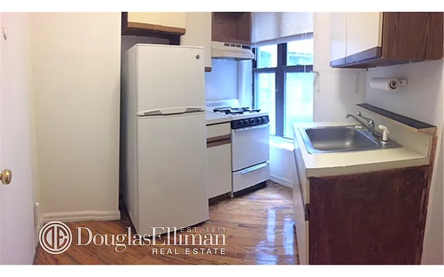 Rented by Douglas Elliman | media 20