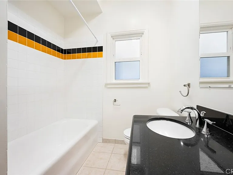 216-218 E Windsor Rd #1 — Photo 13