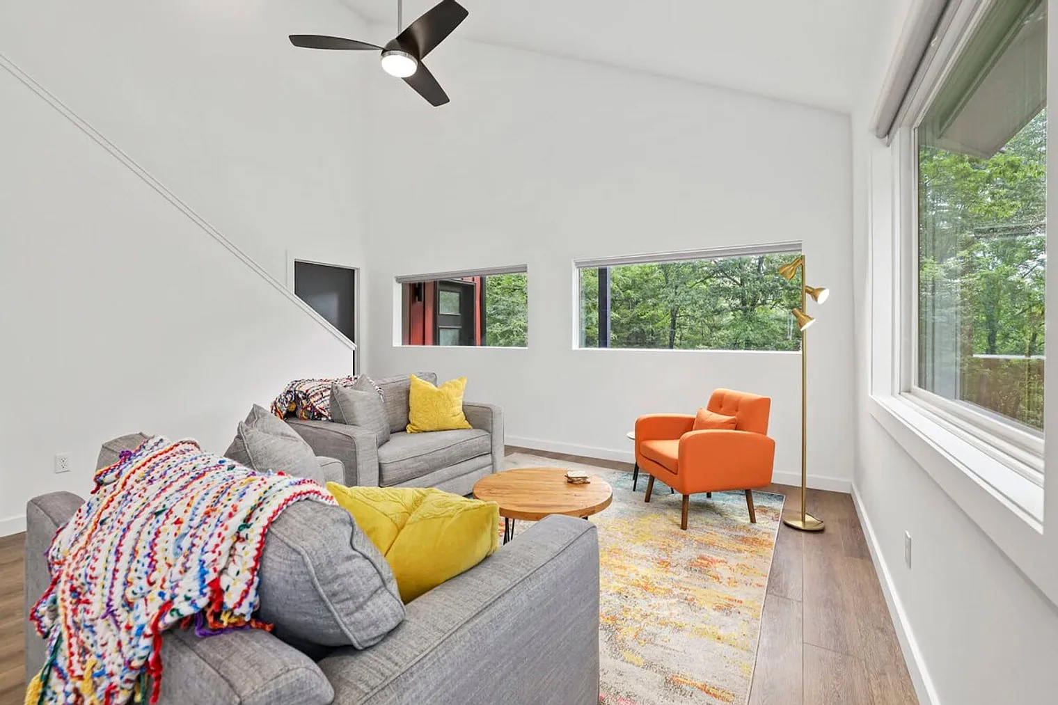 3 bed, 3.0 bath, 2034 sqft, $22,831 — Photo 4