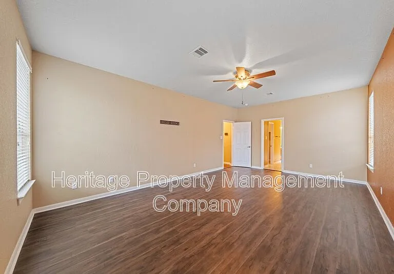 141 Springtree Blf — Photo 19