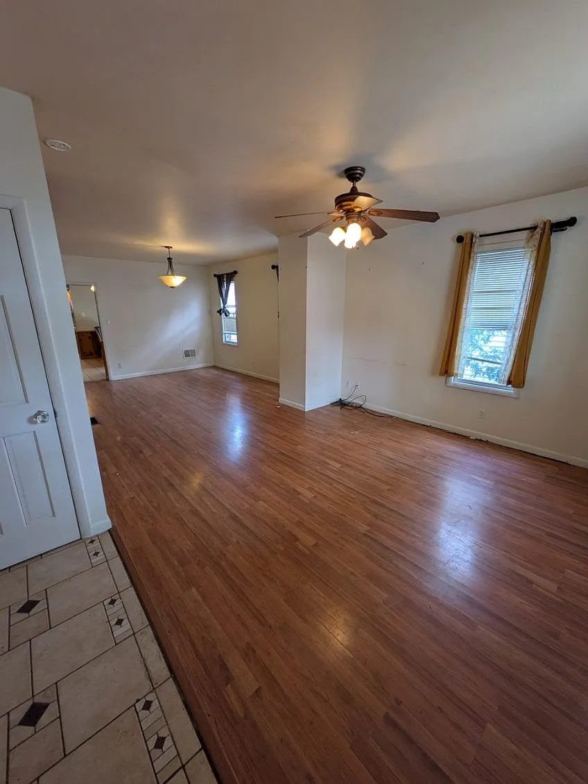 3 bed, 1.5 bath, 1673 sqft, $1,495 — Photo 3