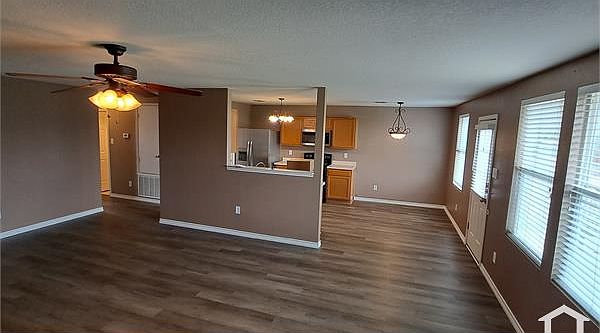 1st image of 513 Cherrywood Ter