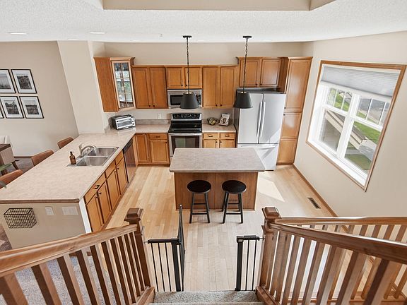 4th image of 11937 Emery Village Dr N