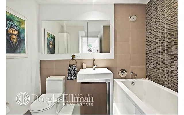 Rented by Douglas Elliman | media 27