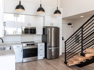 LUELLA, Sacramento, CA 95811