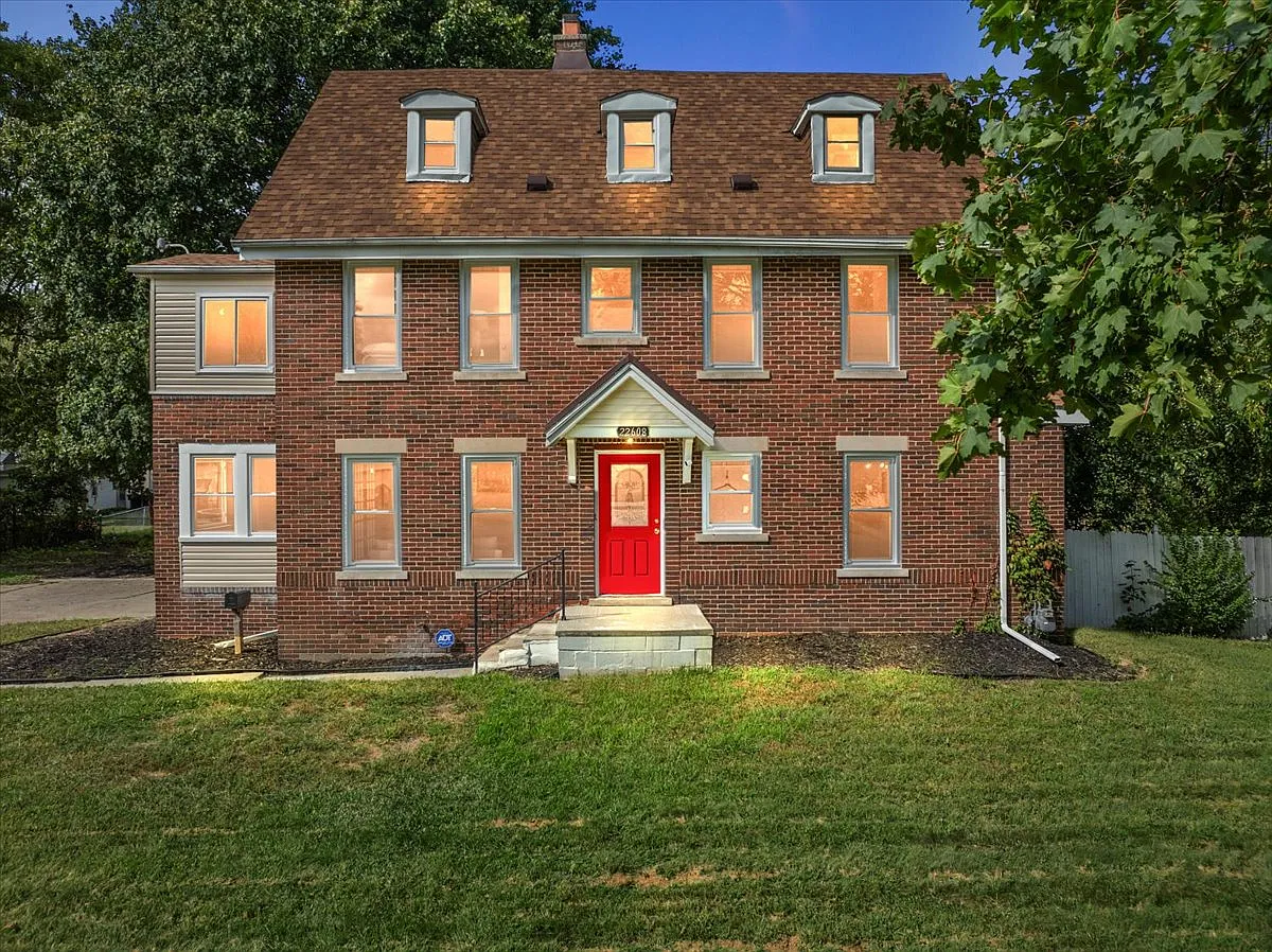 4 bed, 2454 sqft, $1,795 — Photo 1