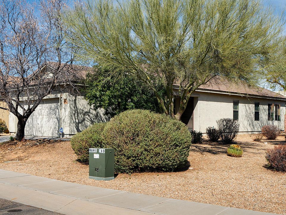 1st image of 915 E Catkins Pl