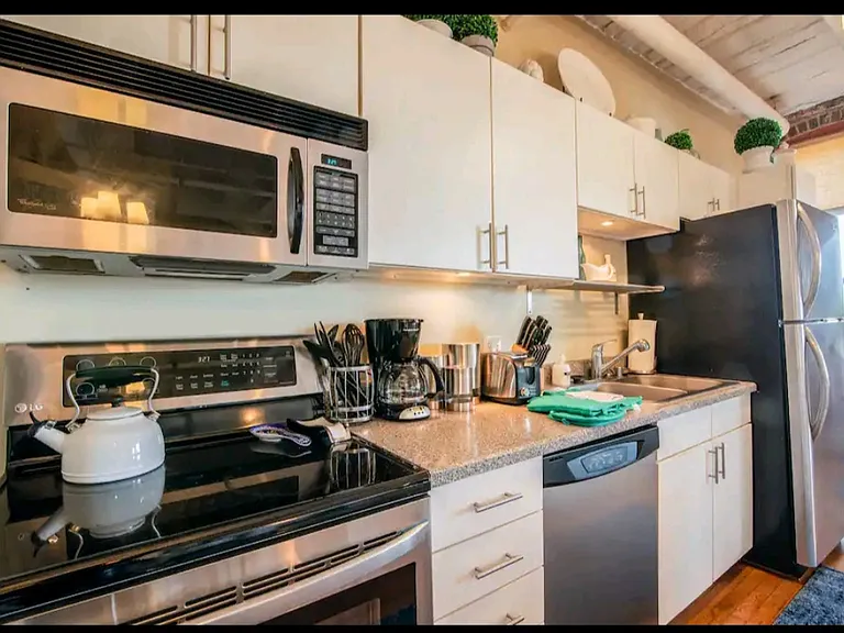 2261 Blake St #6F — Photo 11