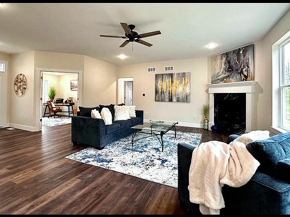 2nd image of 4801 Piper LANE
