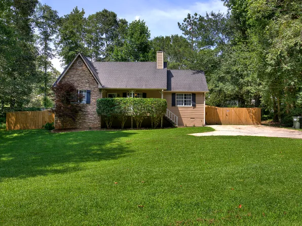 94 Oak Ct, Dallas, GA 30157