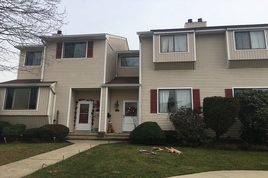 2nd image of 322 Middlewood Rd