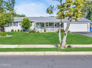 324 Twin Oaks Dr, Toms River, NJ