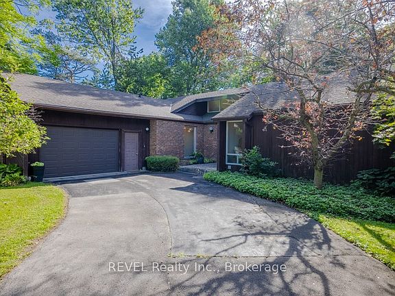 4th image of 254 Prospect Point Rd S