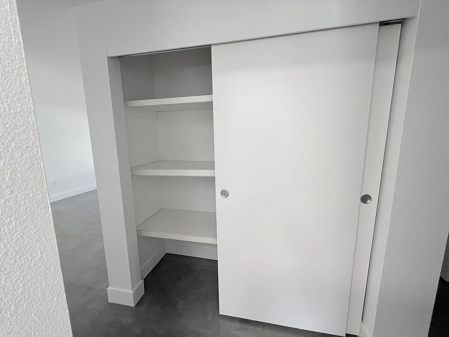 1 bed, 772 sqft, $1,350 — Photo 3