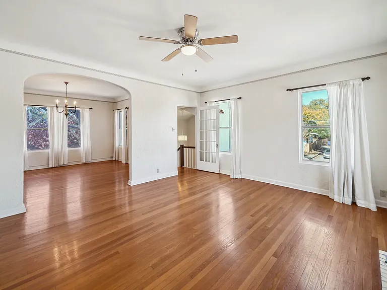 326 E Mistletoe Ave #2 — Photo 18