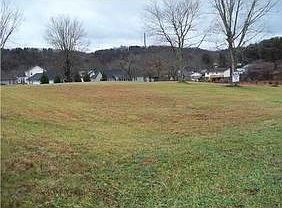 2nd image of 3825 Teays Valley Rd