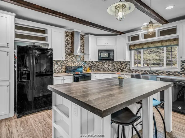 270 Holly St, Caldwell, TX 77836