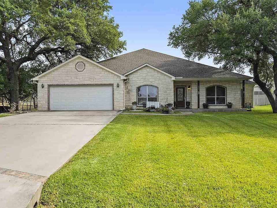 1st image of 207 Pecan Dr