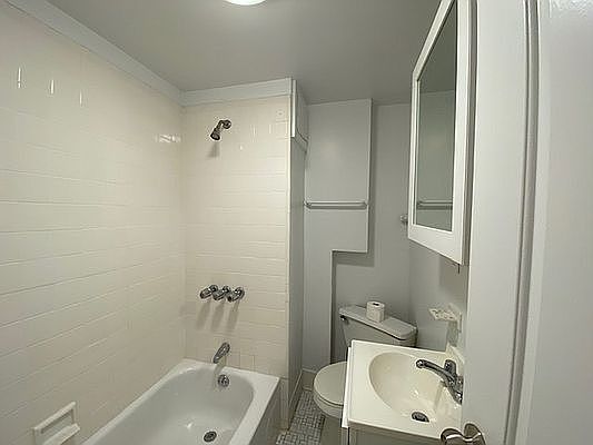 4th image of 214 W 92nd St APT 22D