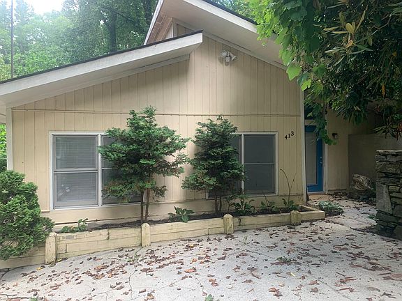 2nd image of 415 Comet Dr