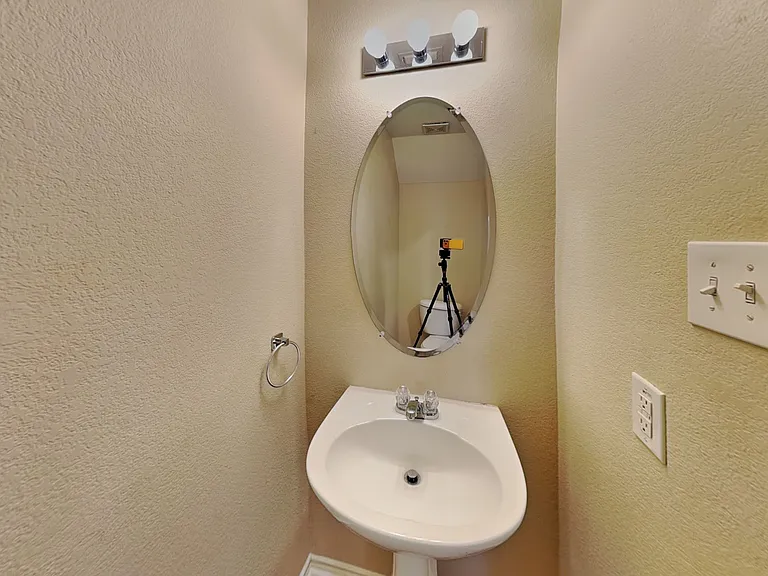 1813 Trego Dr — Photo 10